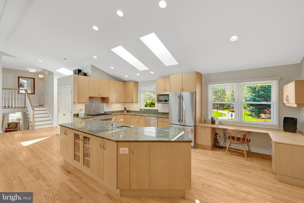 2114 GALLOPING WAY