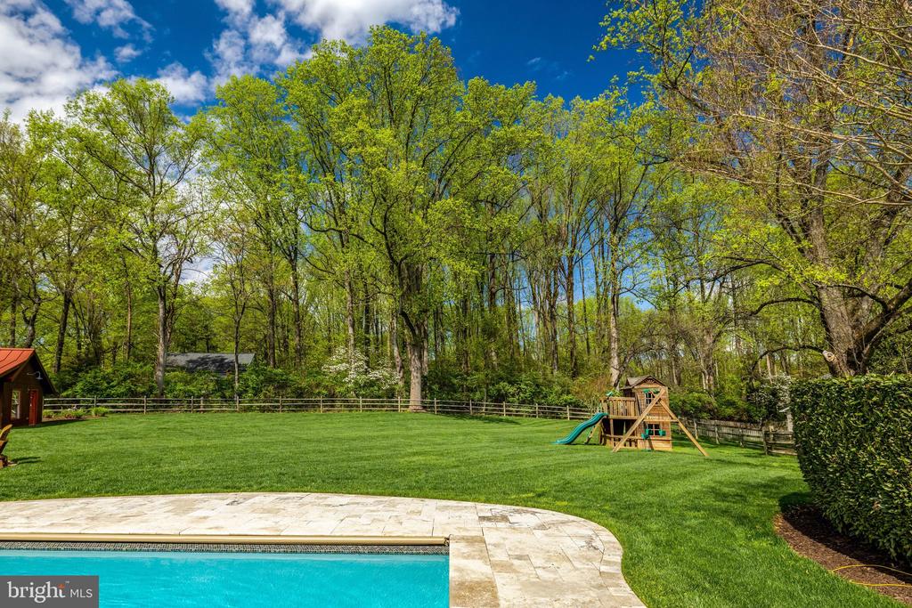 2114 GALLOPING WAY