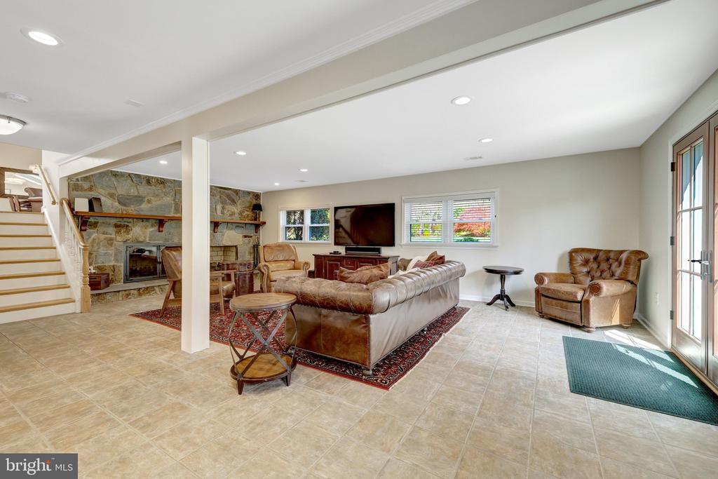 2114 GALLOPING WAY