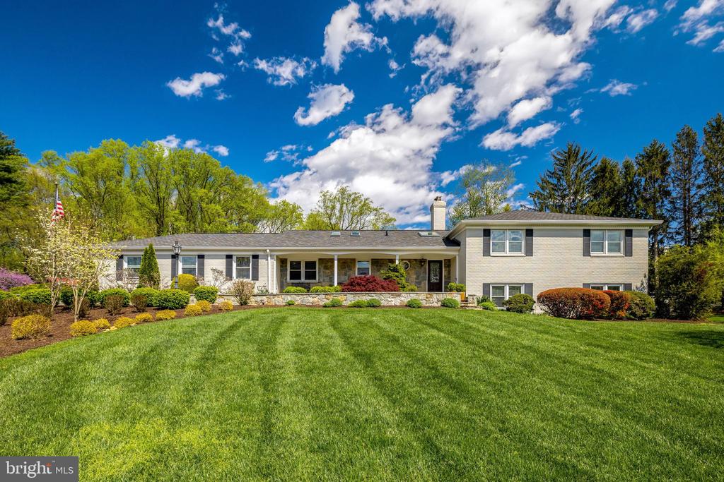 2114 GALLOPING WAY