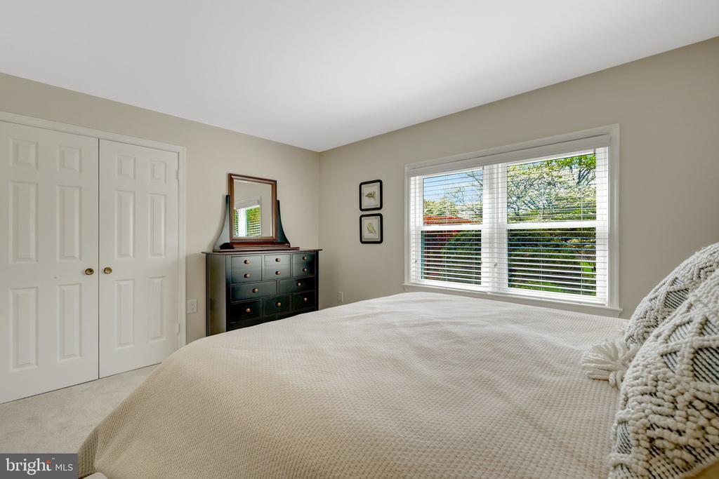 2114 GALLOPING WAY