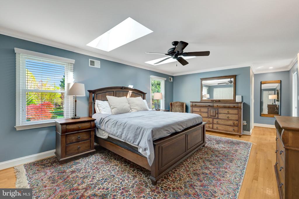2114 GALLOPING WAY