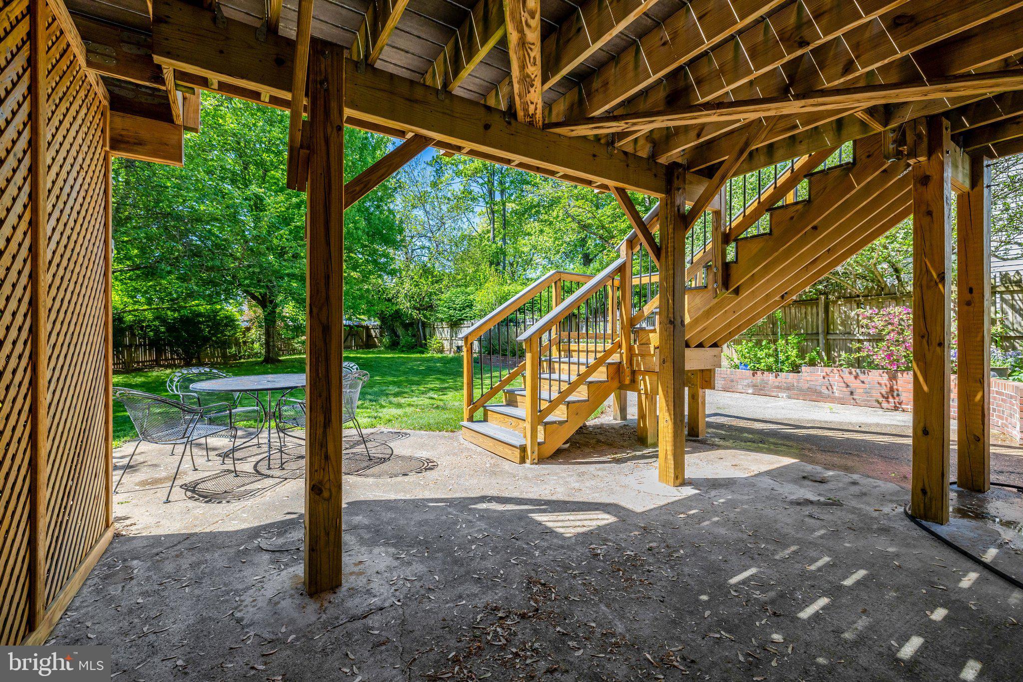 502 WOODLAND COURT NW