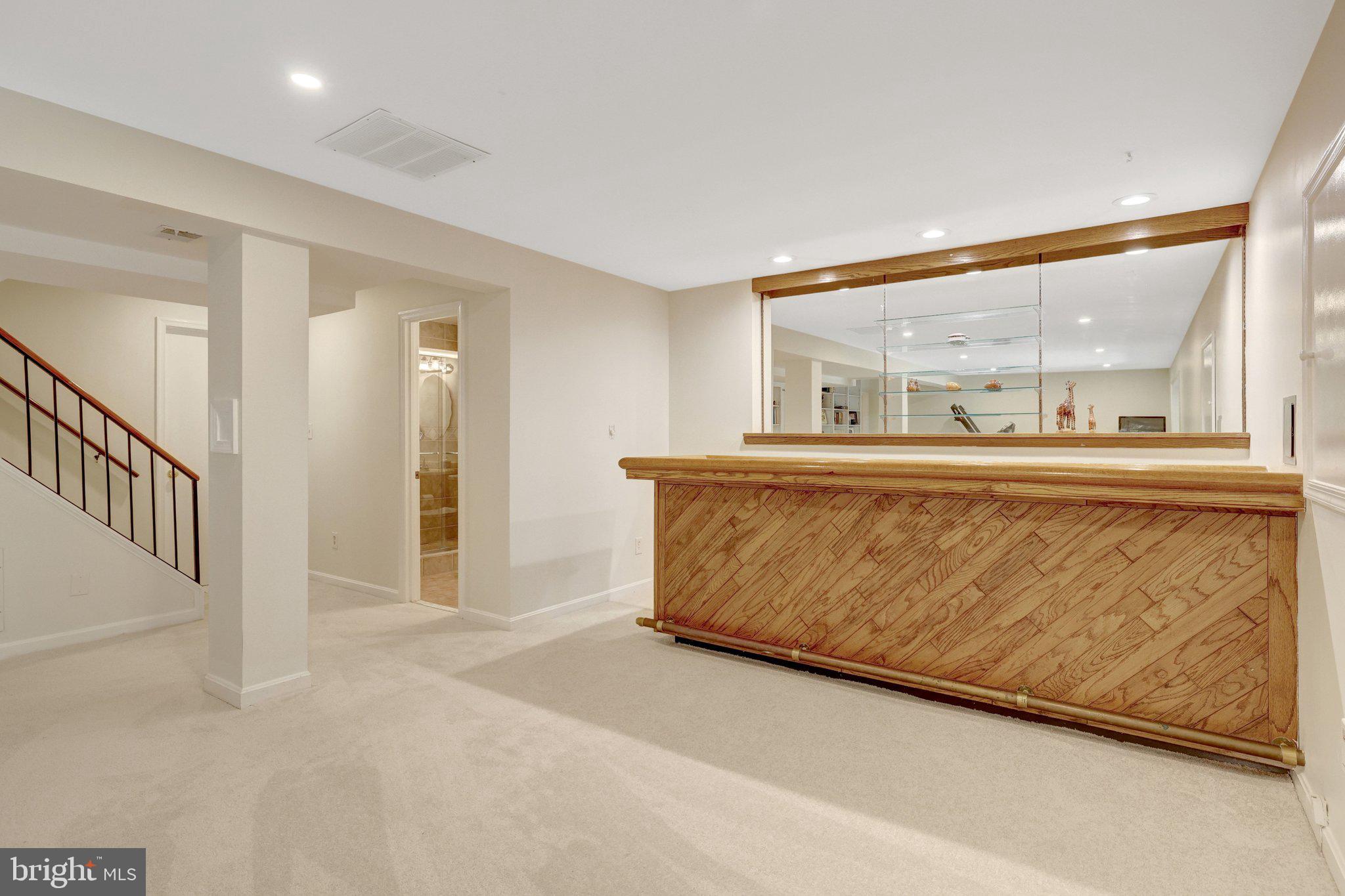 502 WOODLAND COURT NW