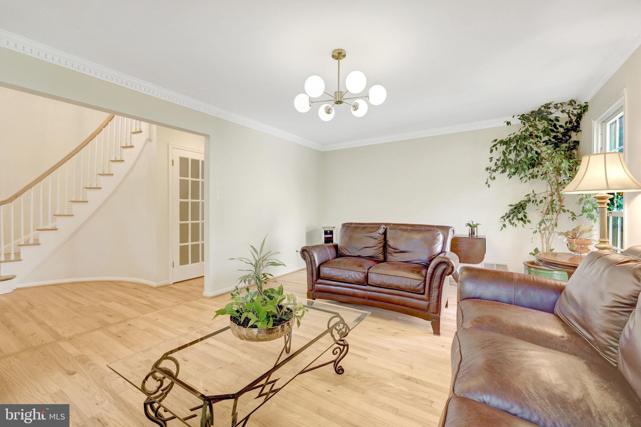 502 WOODLAND COURT NW