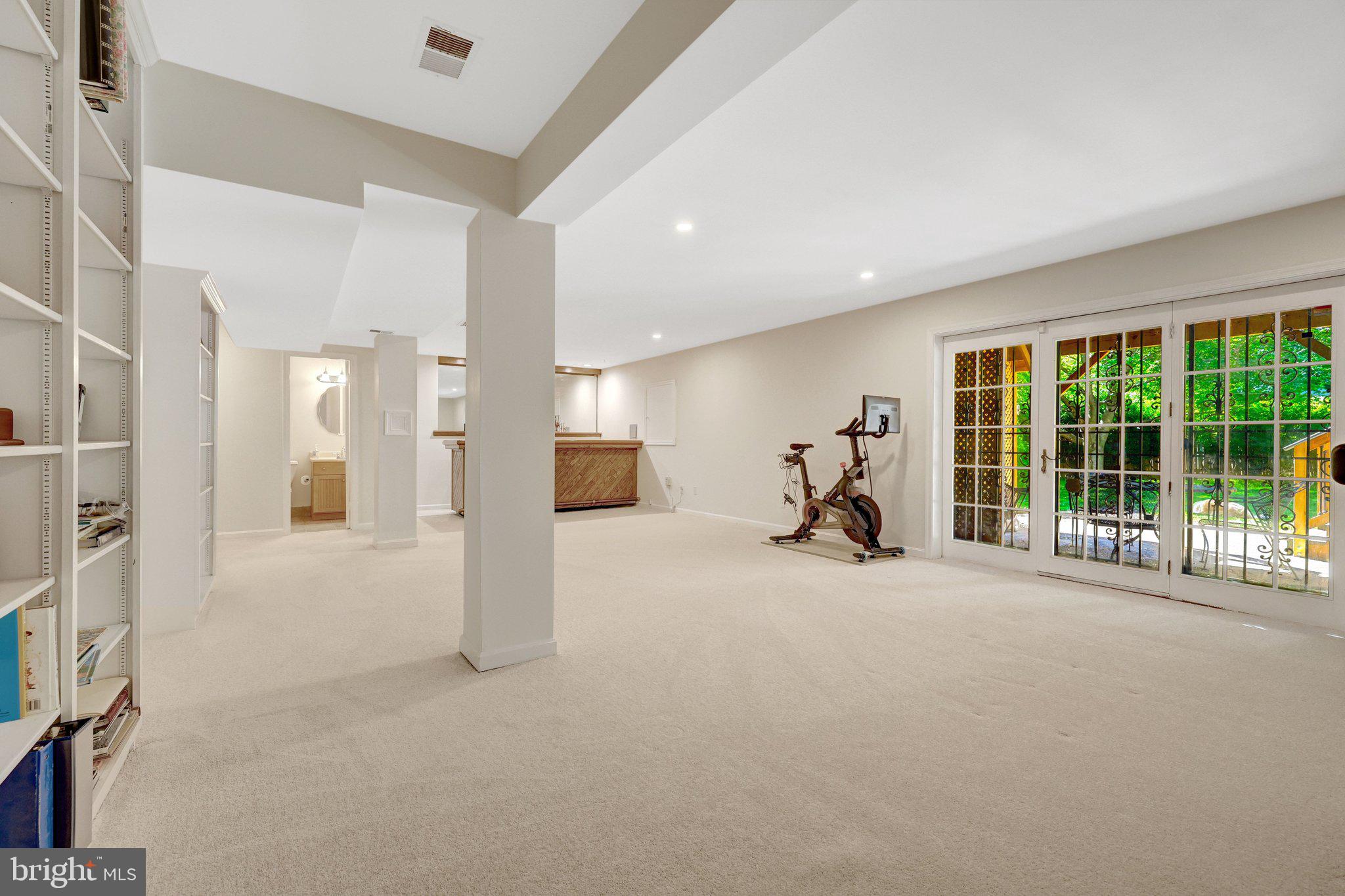 502 WOODLAND COURT NW