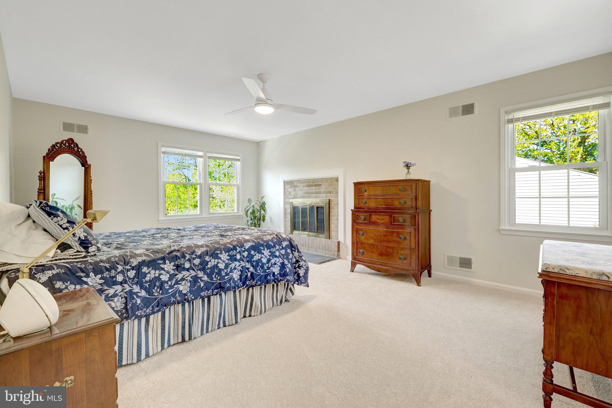 502 WOODLAND COURT NW