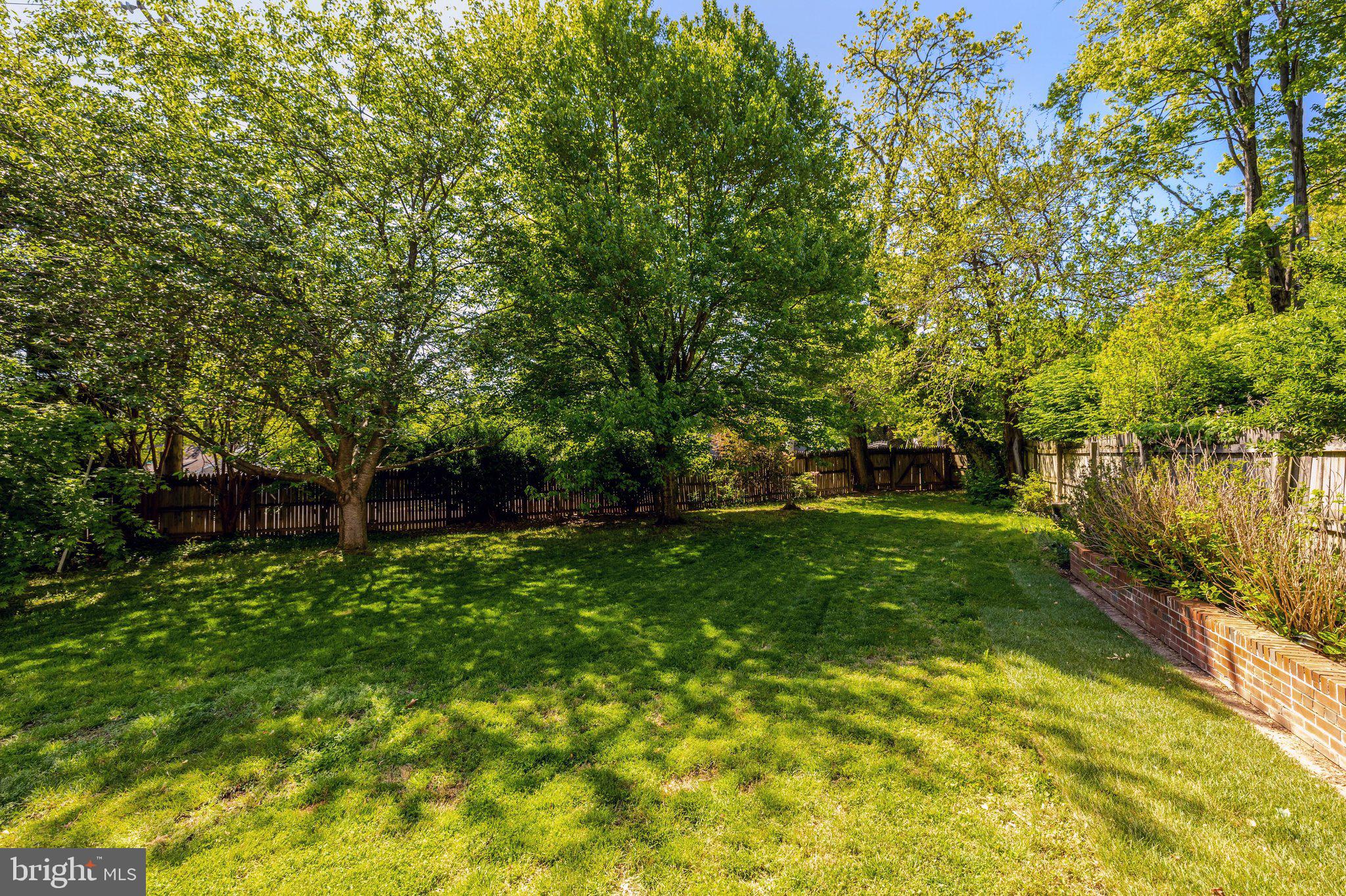 502 WOODLAND COURT NW