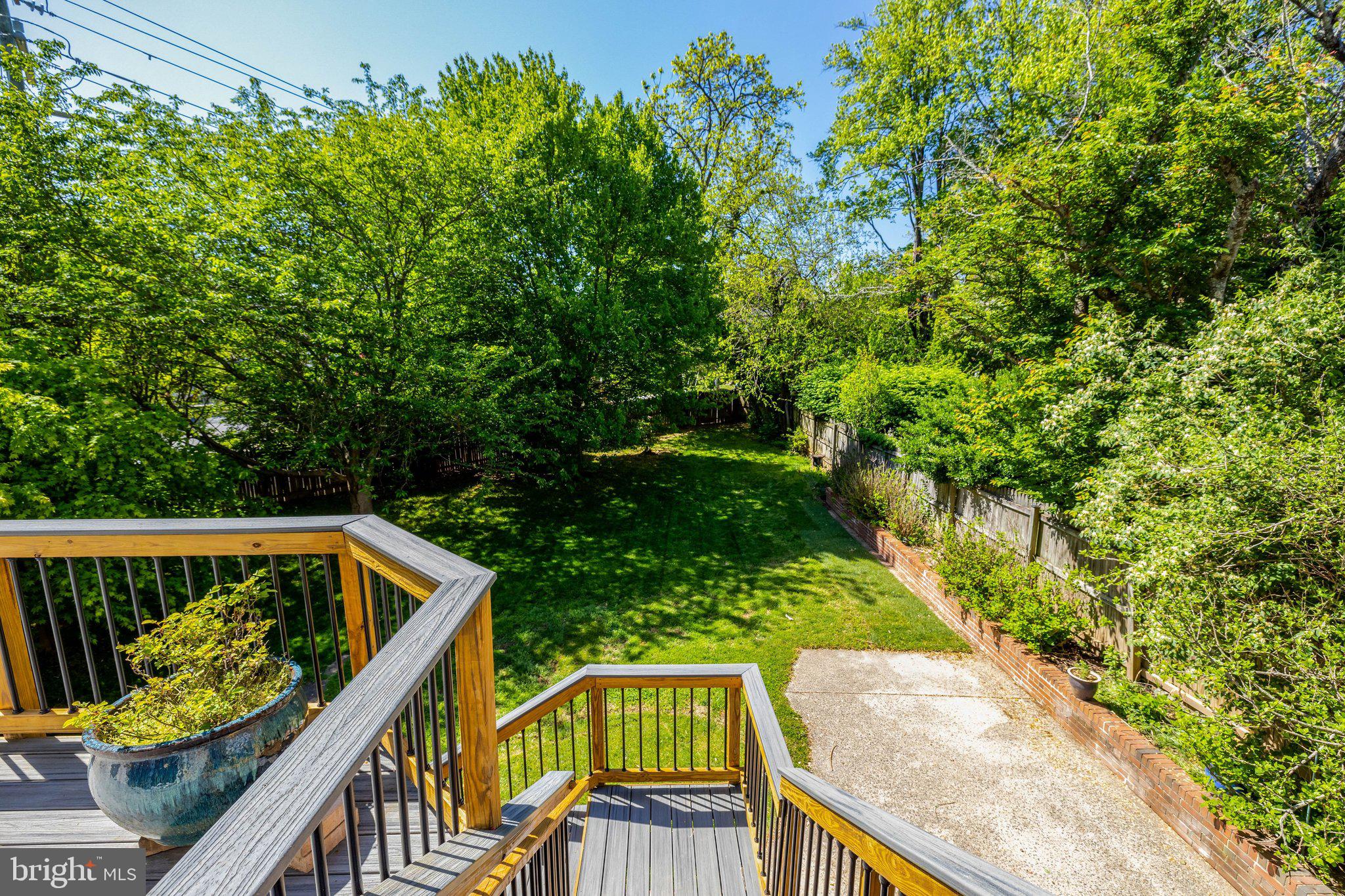 502 WOODLAND COURT NW