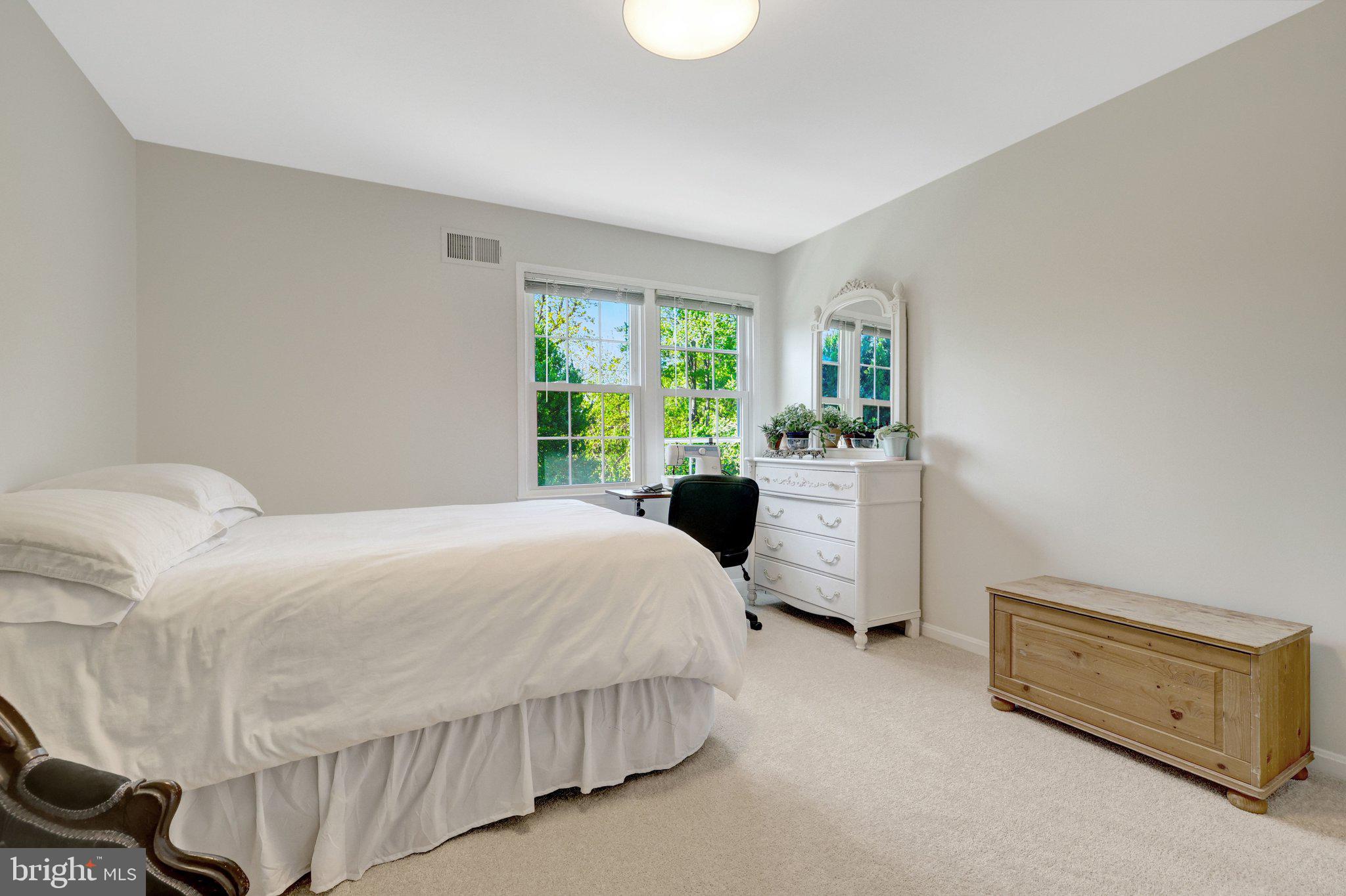 502 WOODLAND COURT NW