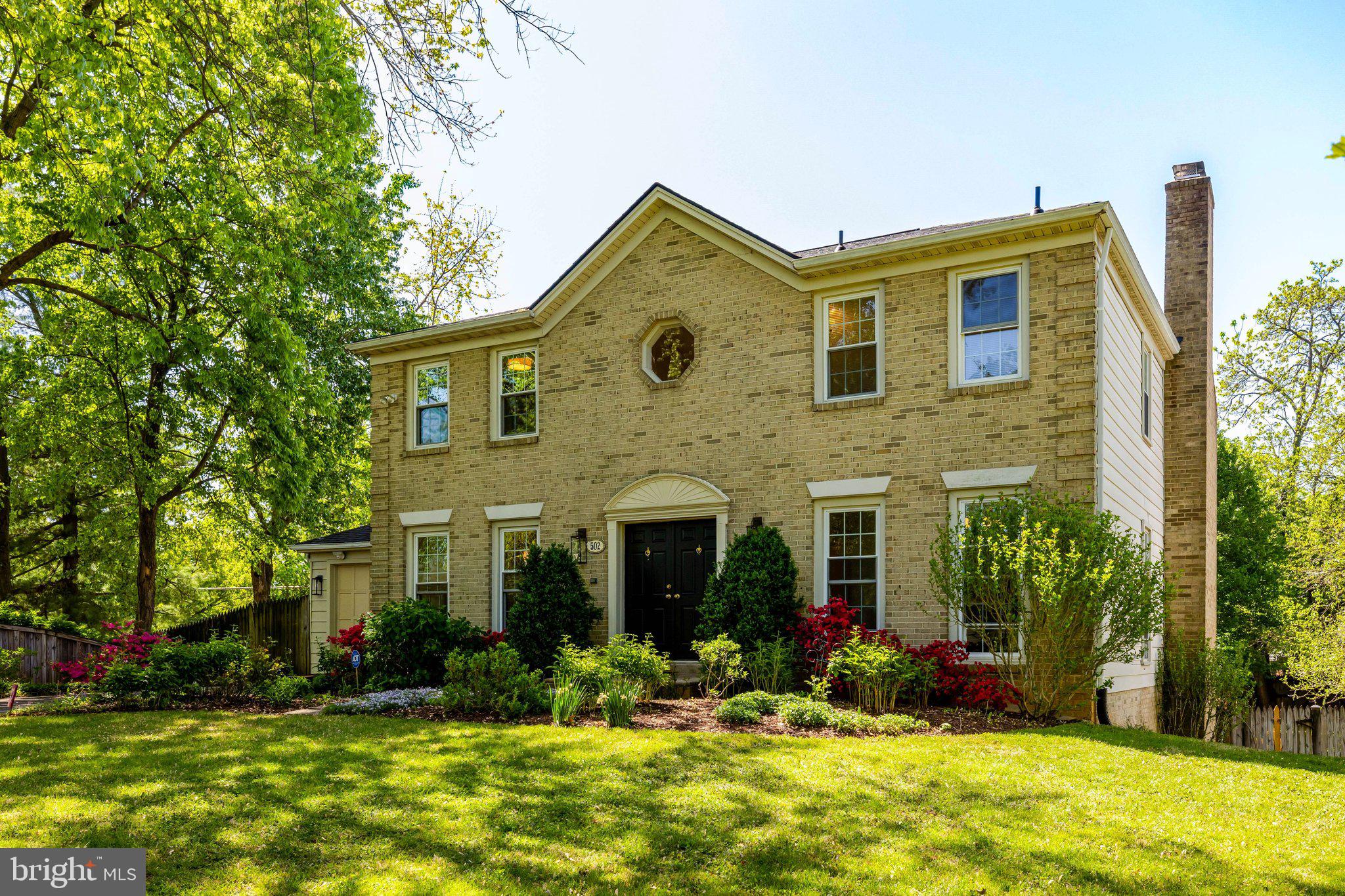 502 WOODLAND COURT NW