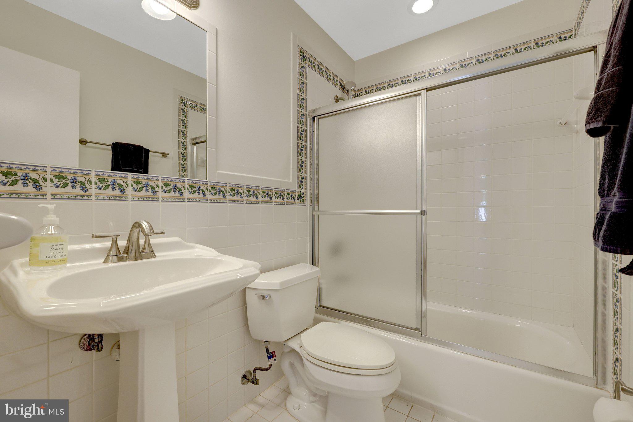 502 WOODLAND COURT NW