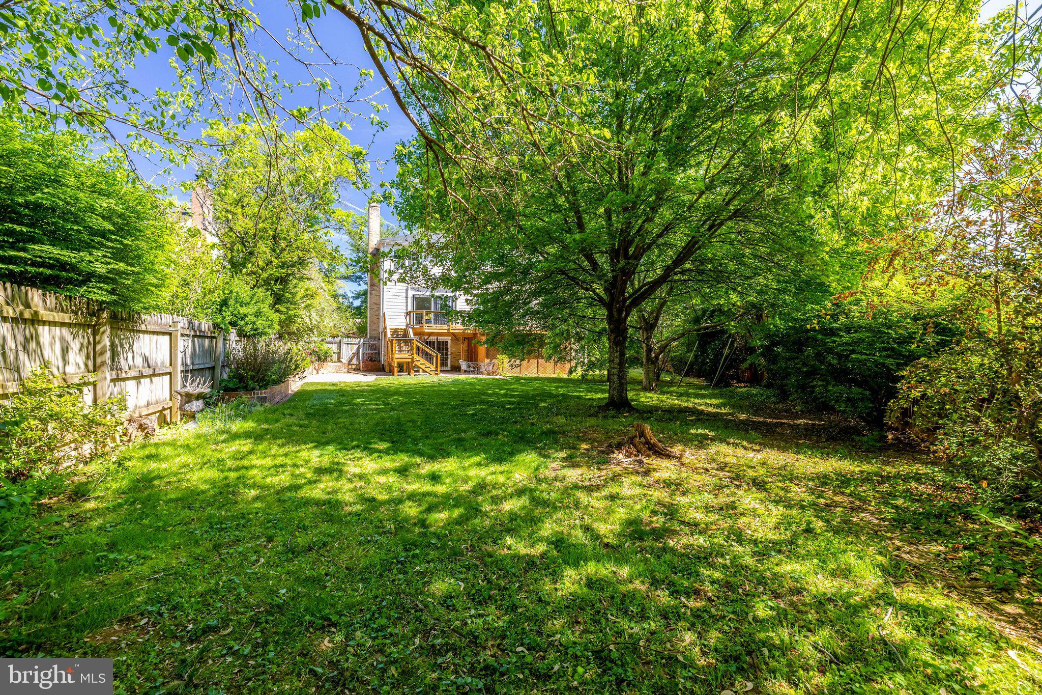 502 WOODLAND COURT NW