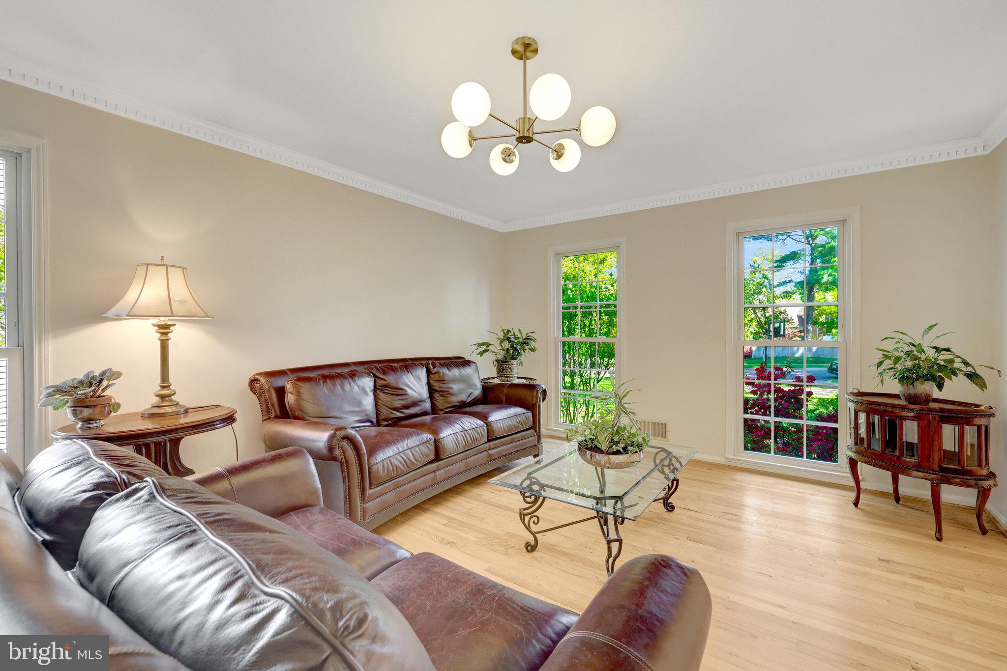 502 WOODLAND COURT NW