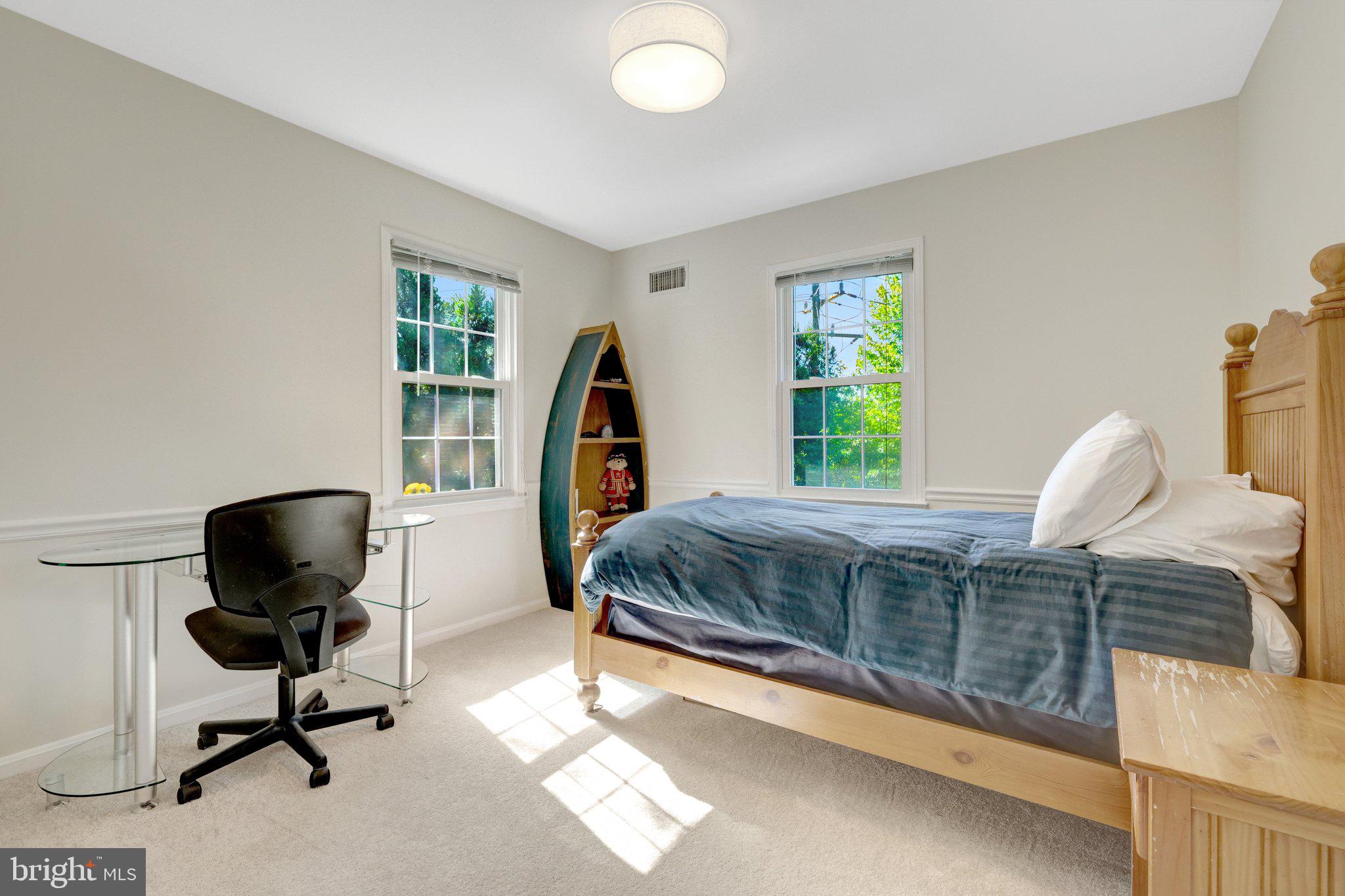 502 WOODLAND COURT NW