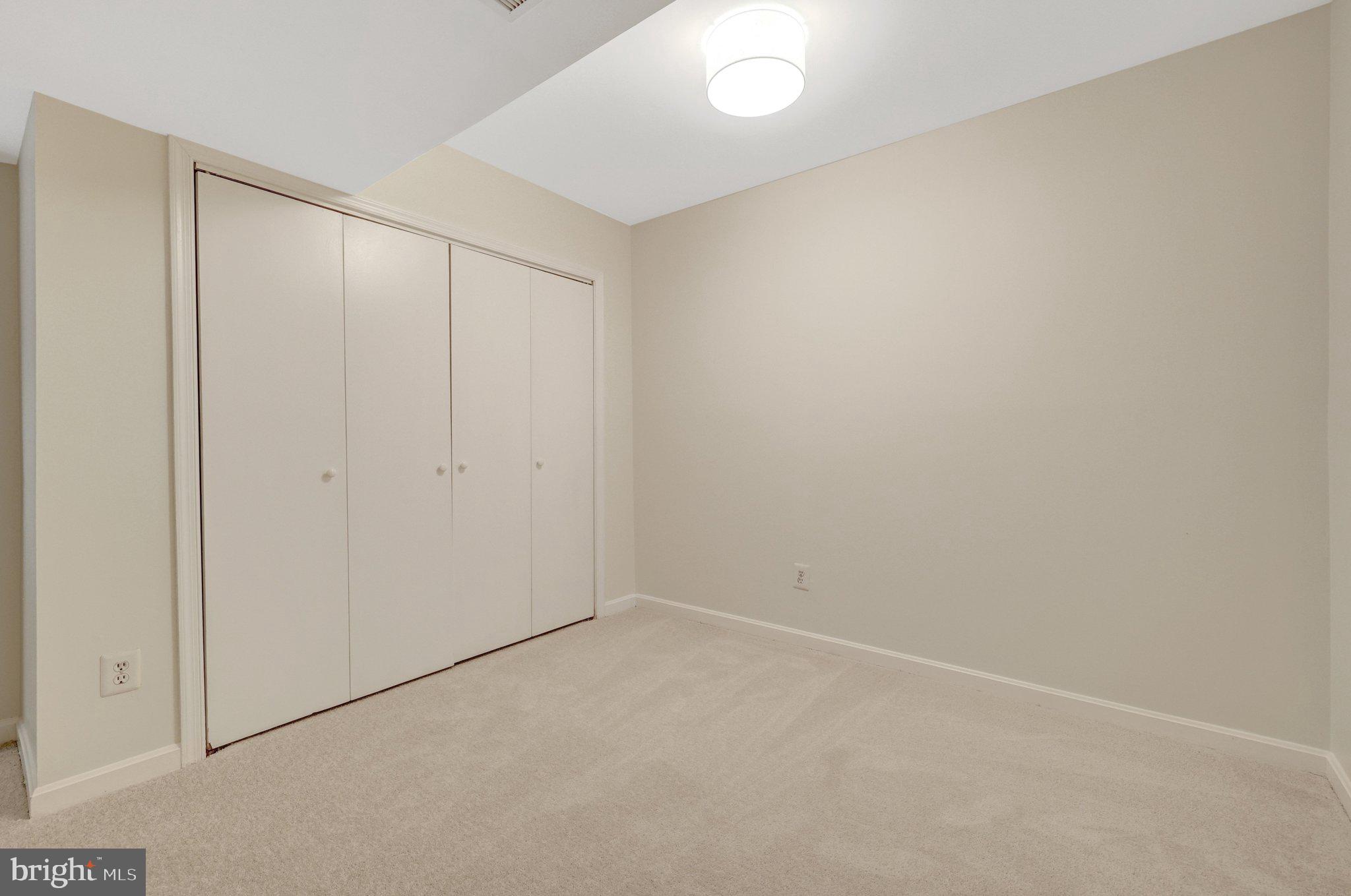 502 WOODLAND COURT NW