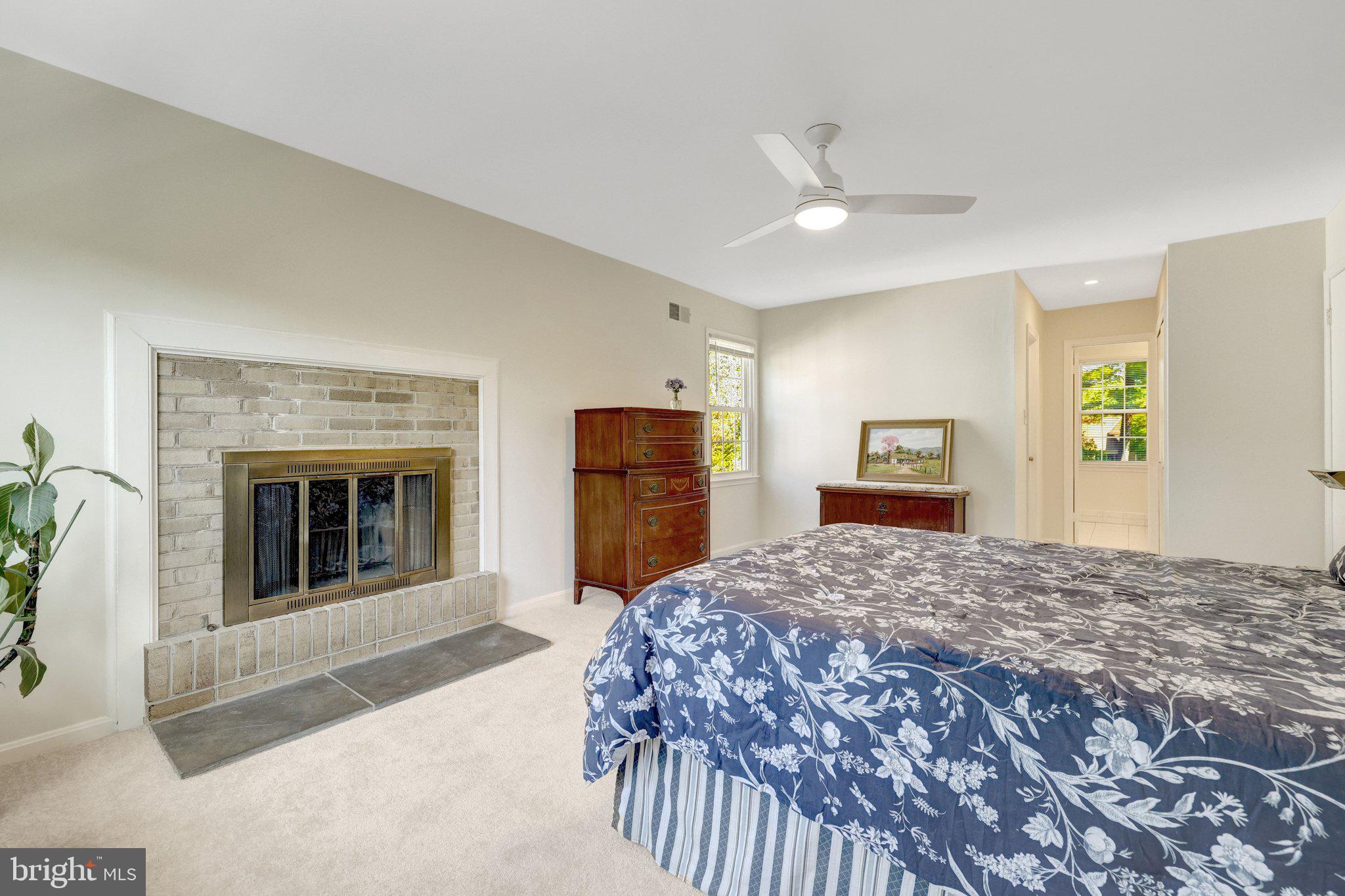 502 WOODLAND COURT NW