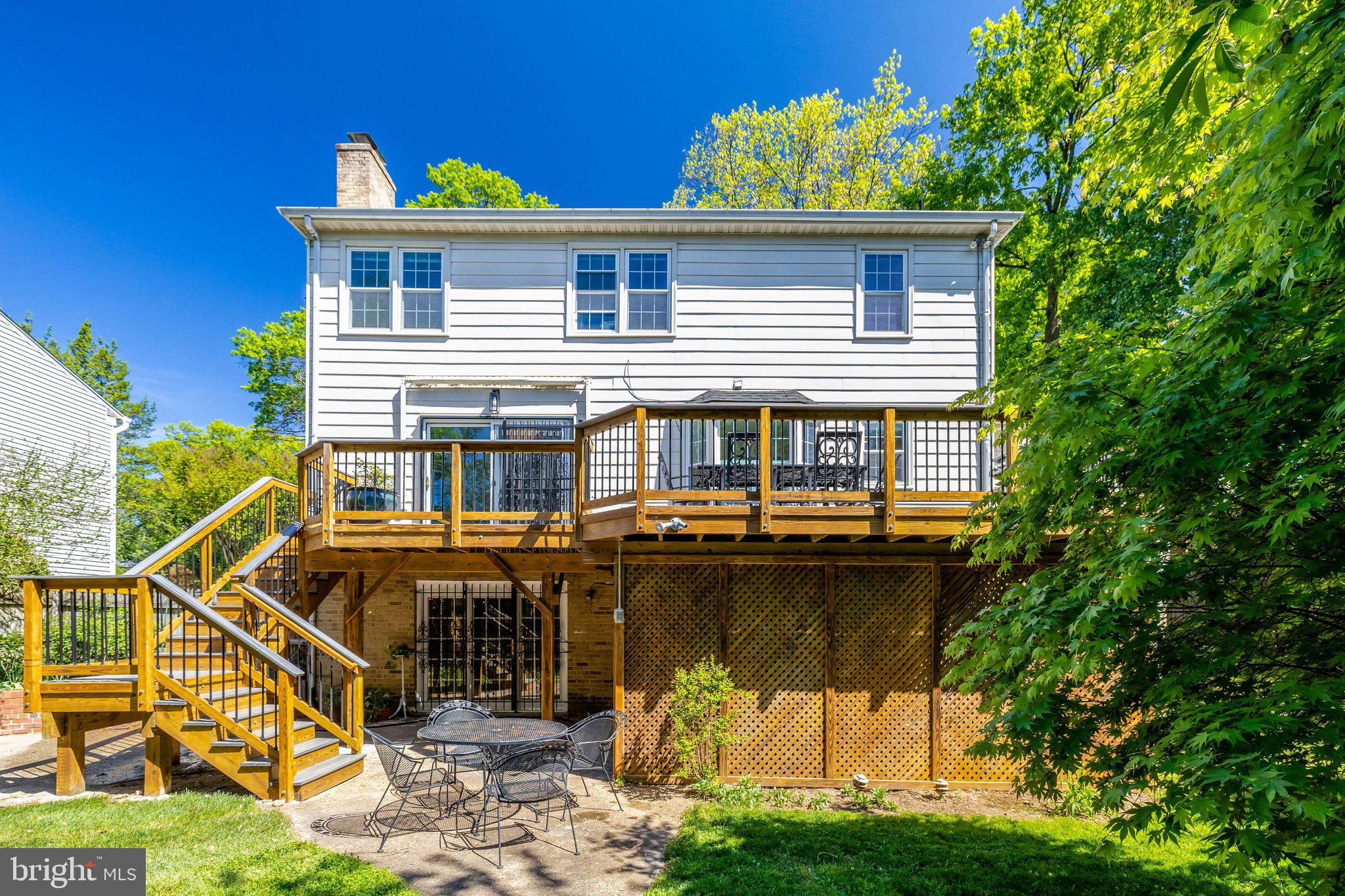 502 WOODLAND COURT NW