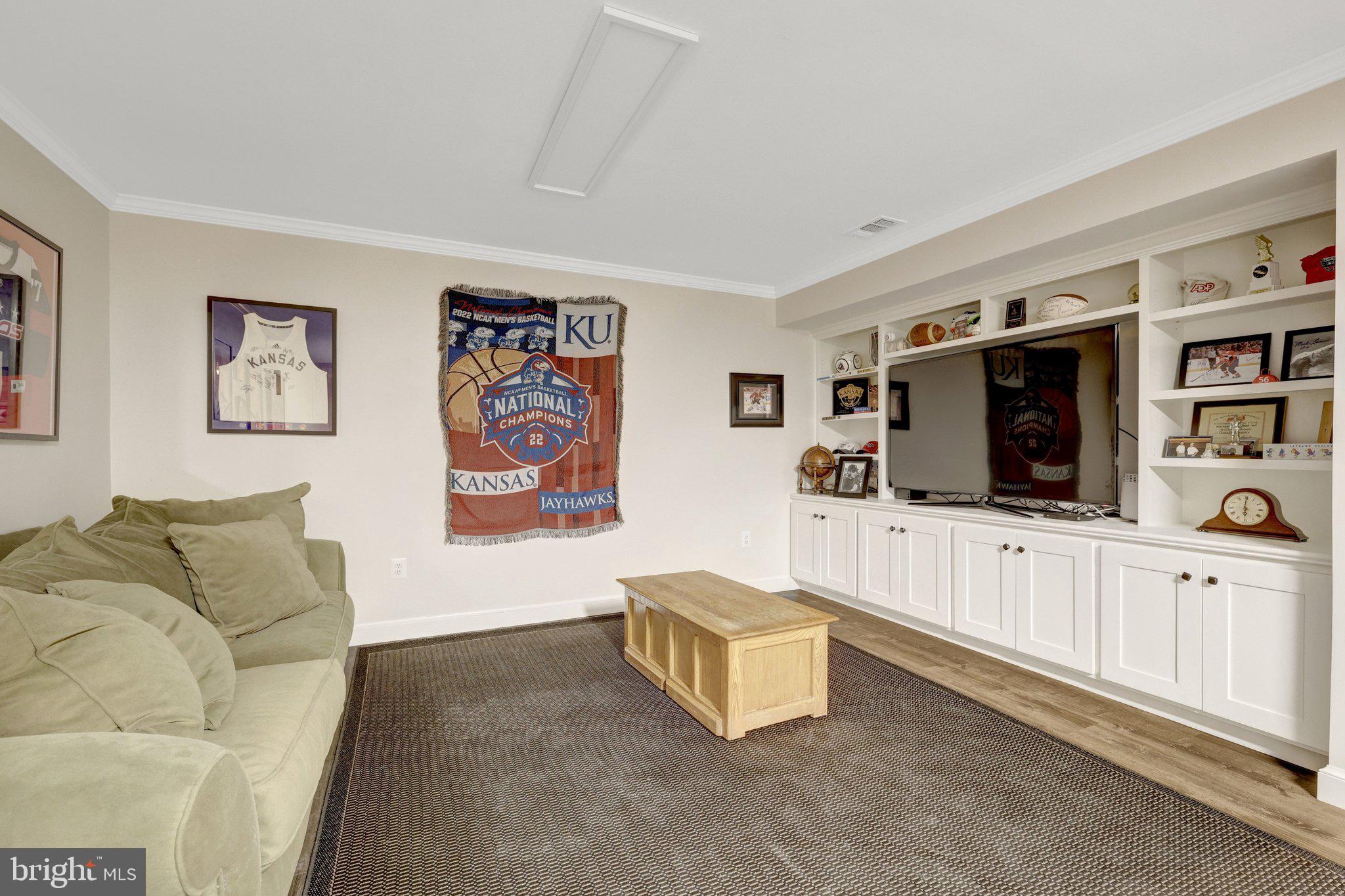 2006 CARRIAGE COURT