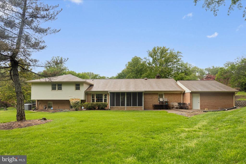 10205 OLD HUNT ROAD
