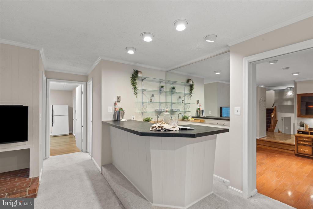 10205 OLD HUNT ROAD