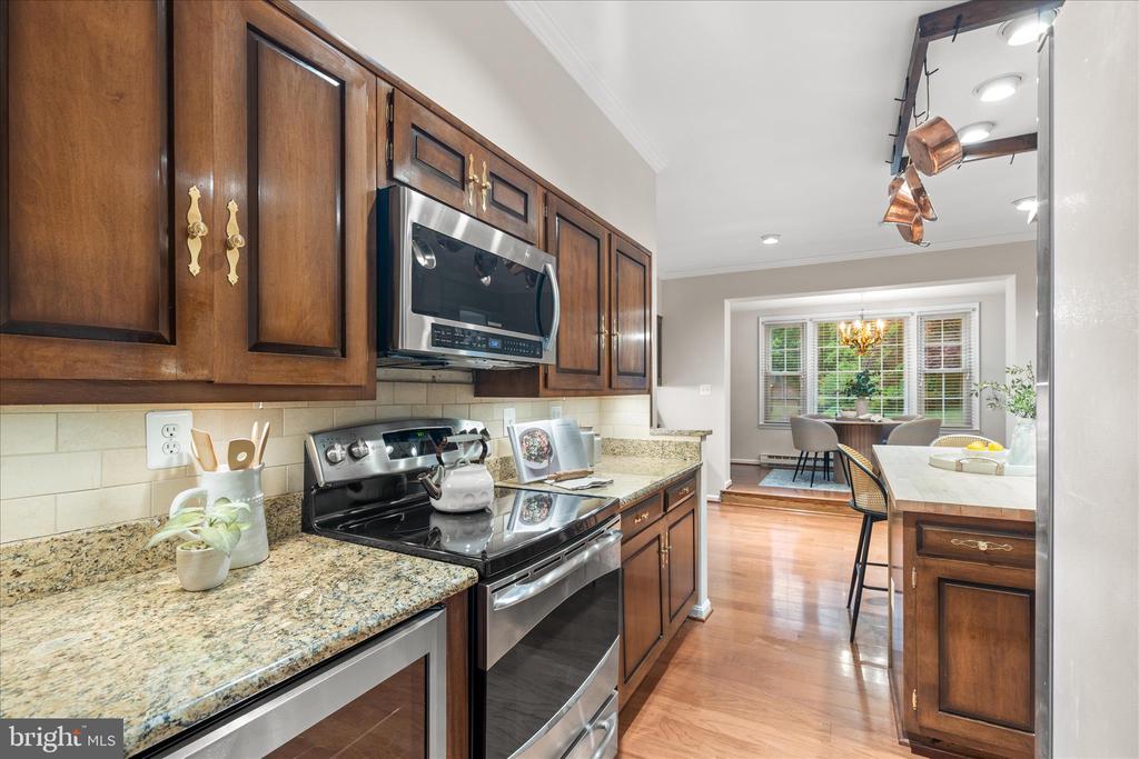 10205 OLD HUNT ROAD
