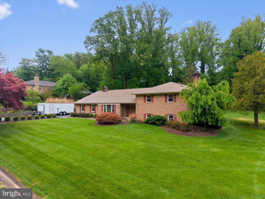 10205 OLD HUNT ROAD