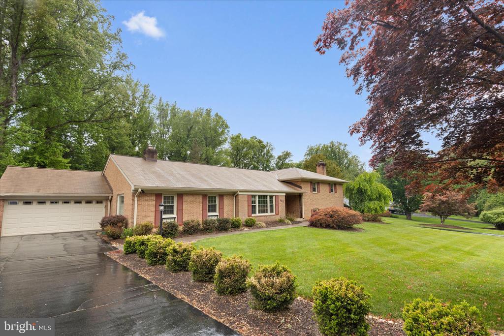 10205 OLD HUNT ROAD