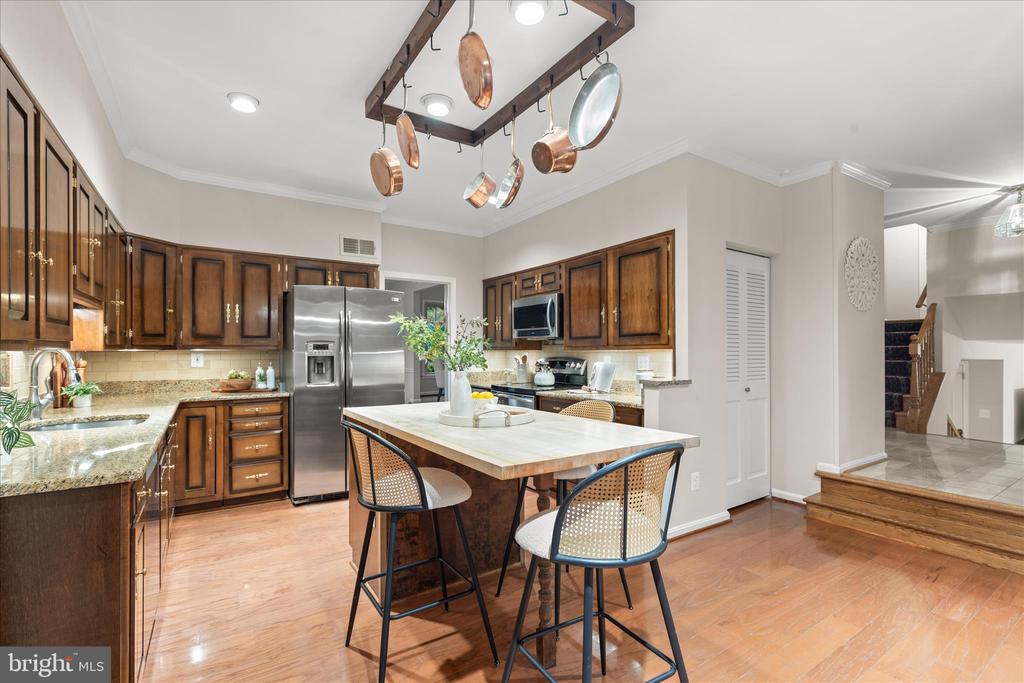 10205 OLD HUNT ROAD
