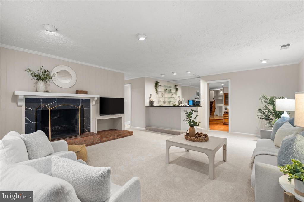 10205 OLD HUNT ROAD