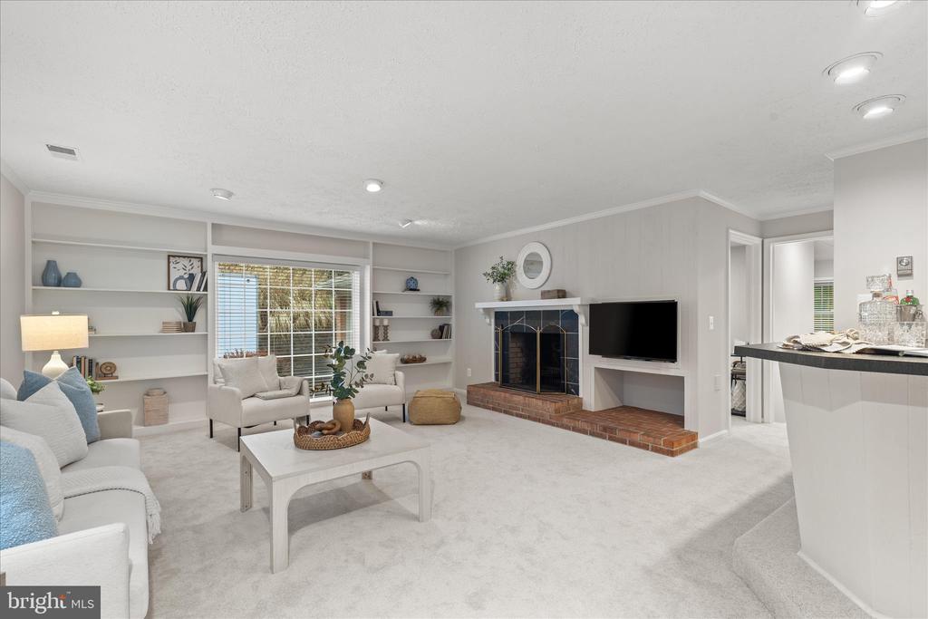 10205 OLD HUNT ROAD