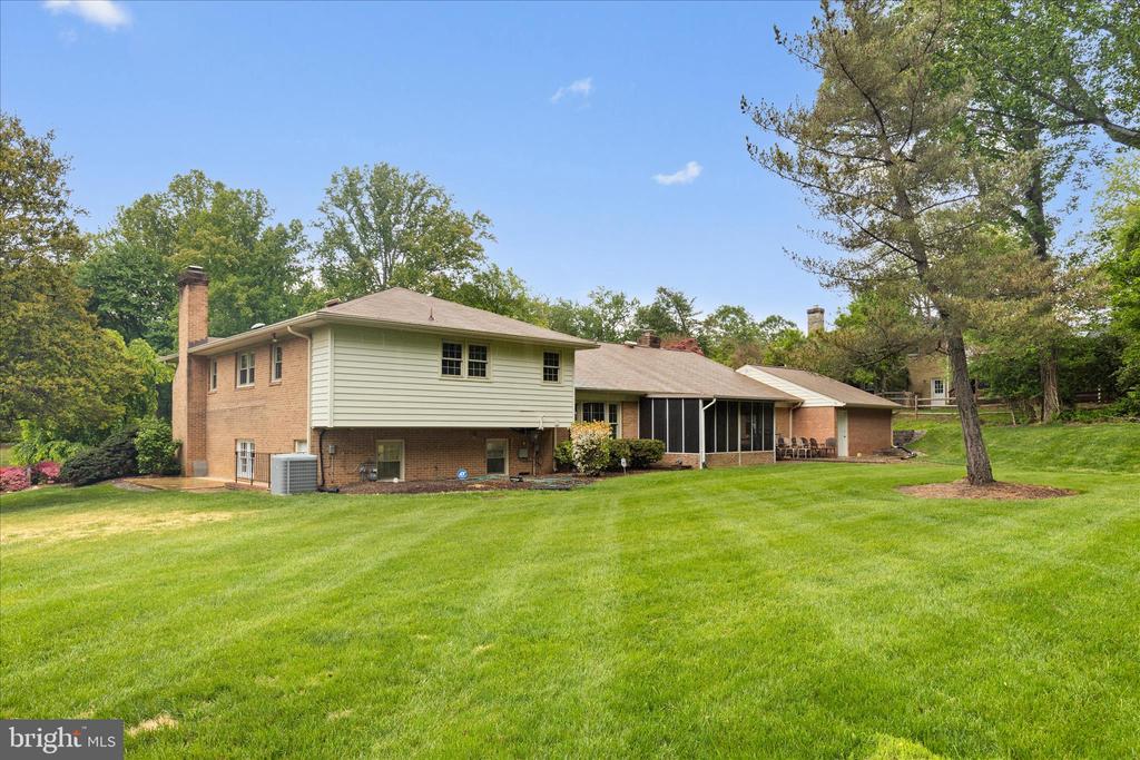10205 OLD HUNT ROAD