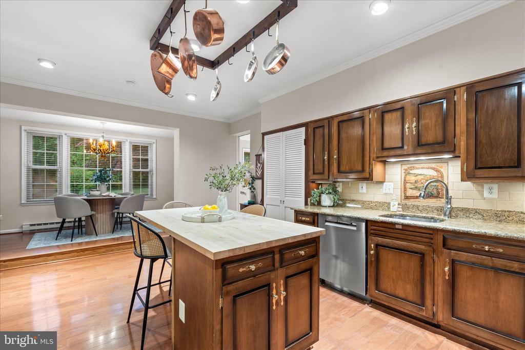 10205 OLD HUNT ROAD