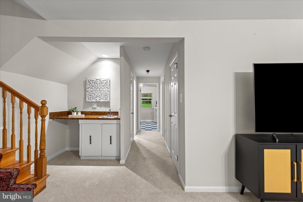 10205 OLD HUNT ROAD