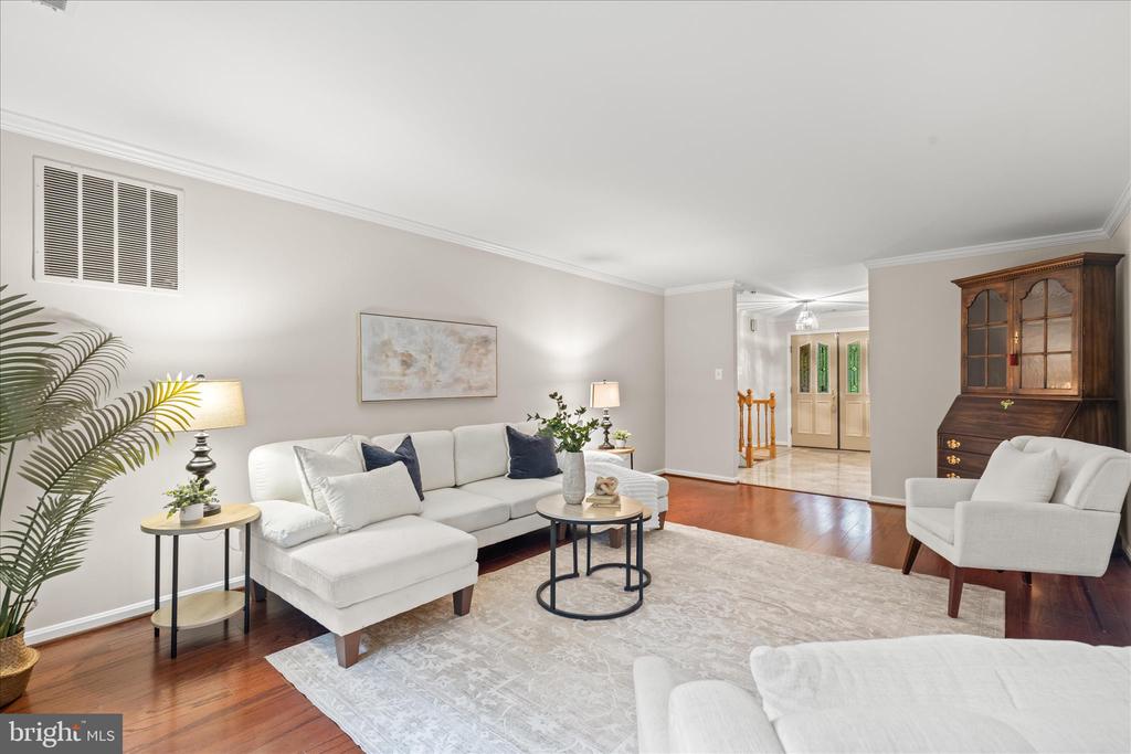 10205 OLD HUNT ROAD