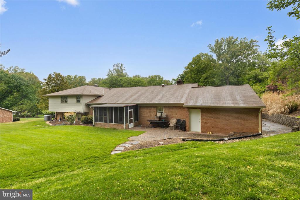 10205 OLD HUNT ROAD