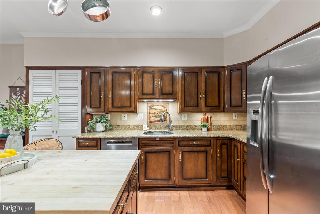 10205 OLD HUNT ROAD