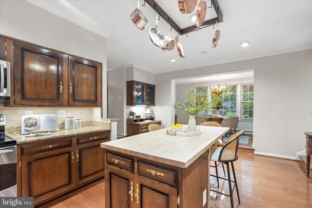 10205 OLD HUNT ROAD