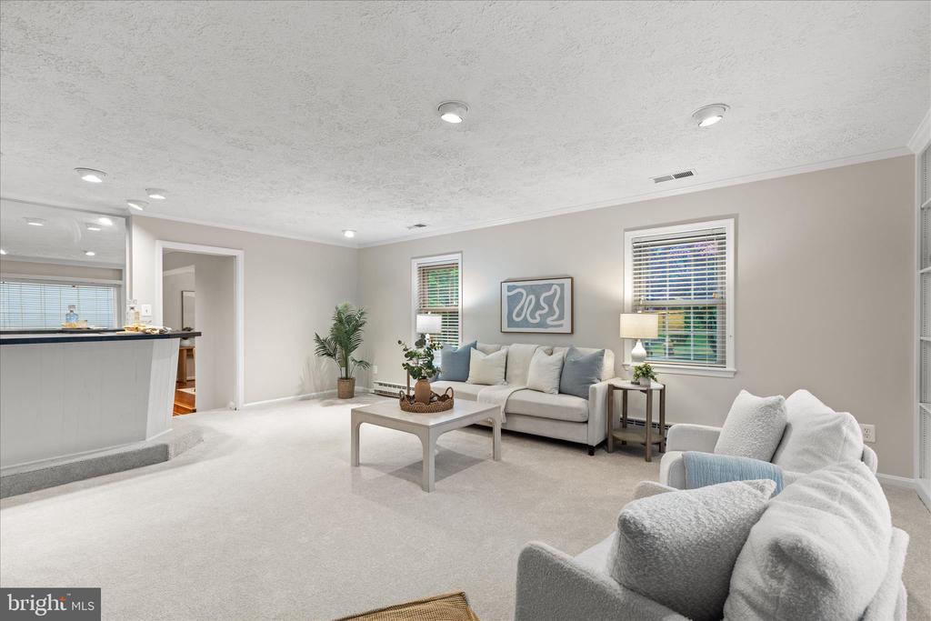 10205 OLD HUNT ROAD