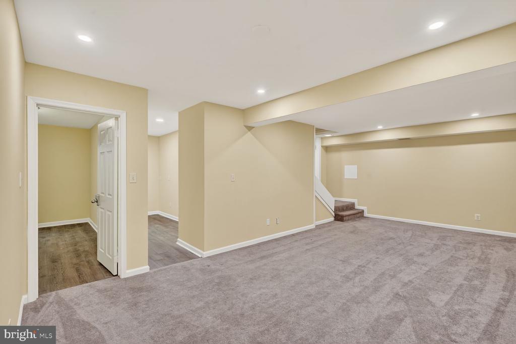 2497 FREETOWN DRIVE