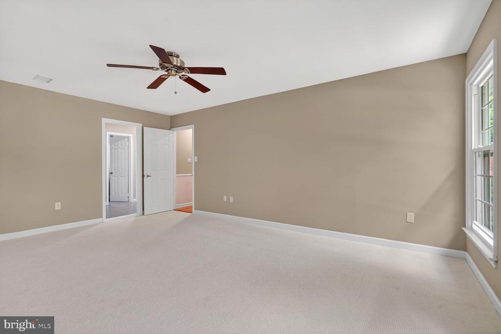 2497 FREETOWN DRIVE