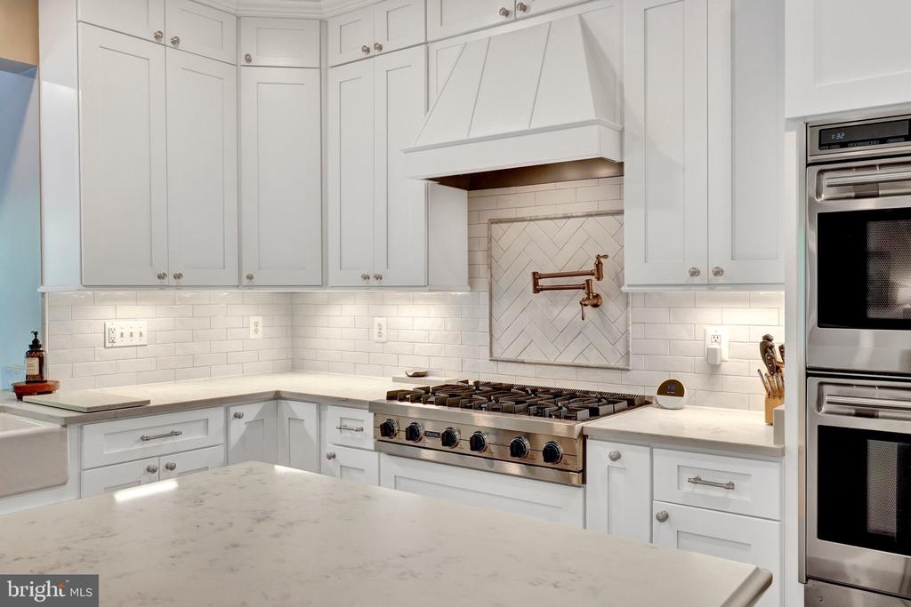11394 FOX VALE GLEN COURT