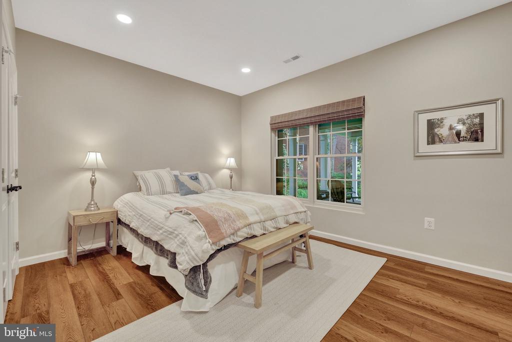 11394 FOX VALE GLEN COURT