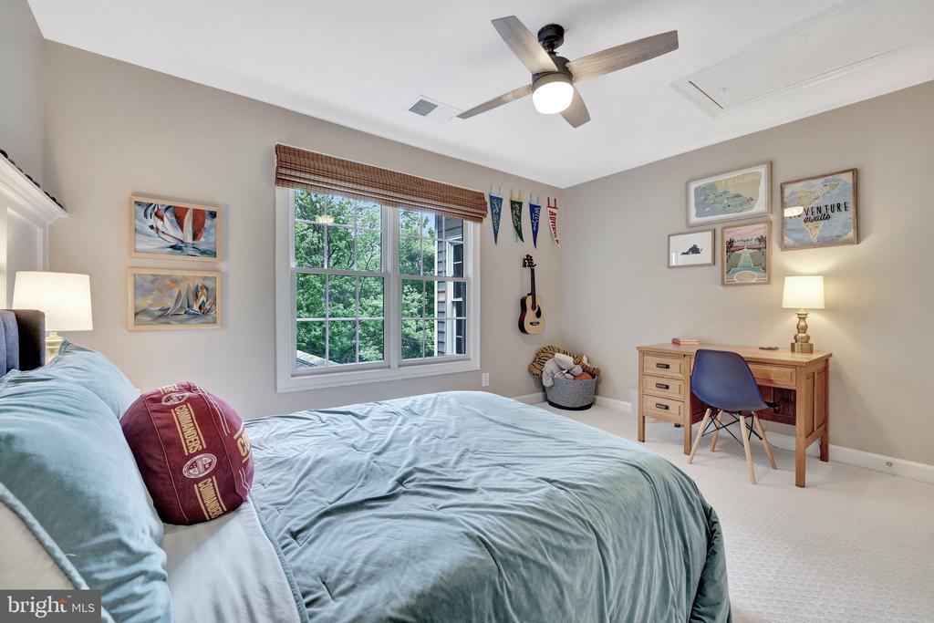 11394 FOX VALE GLEN COURT