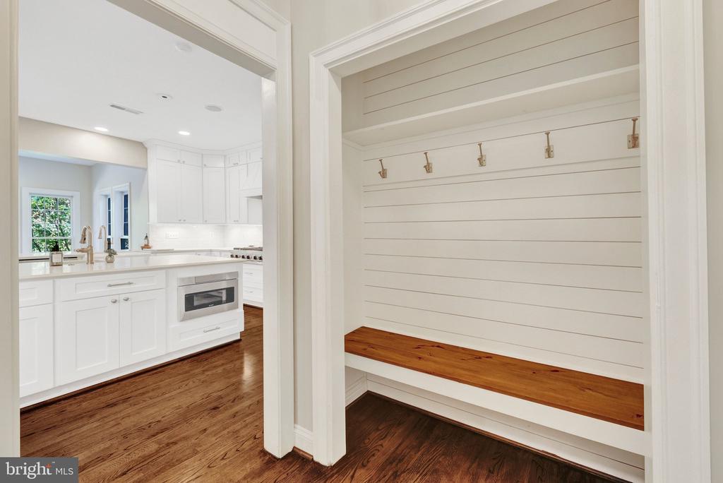 11394 FOX VALE GLEN COURT
