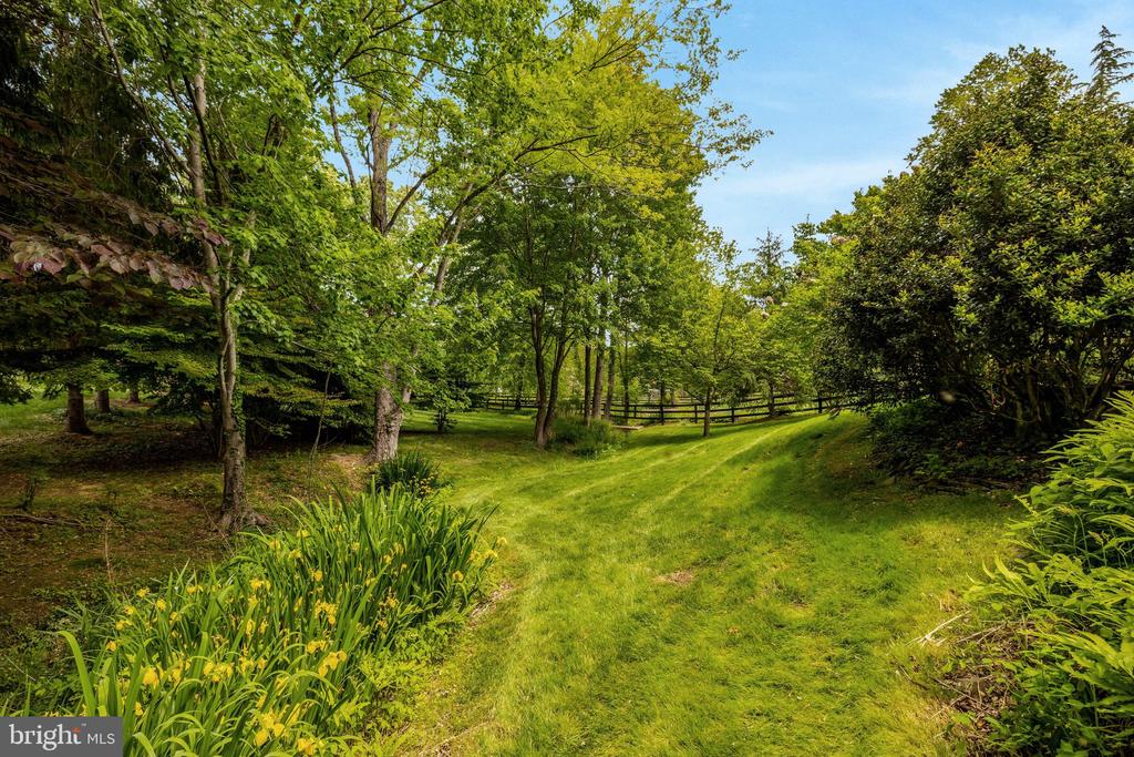 11394 FOX VALE GLEN COURT