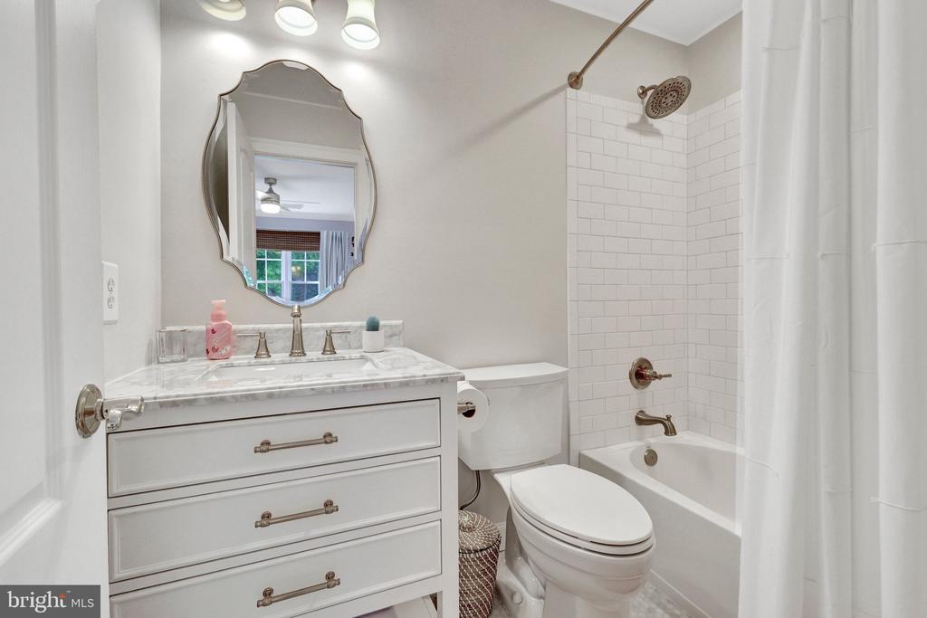 11394 FOX VALE GLEN COURT