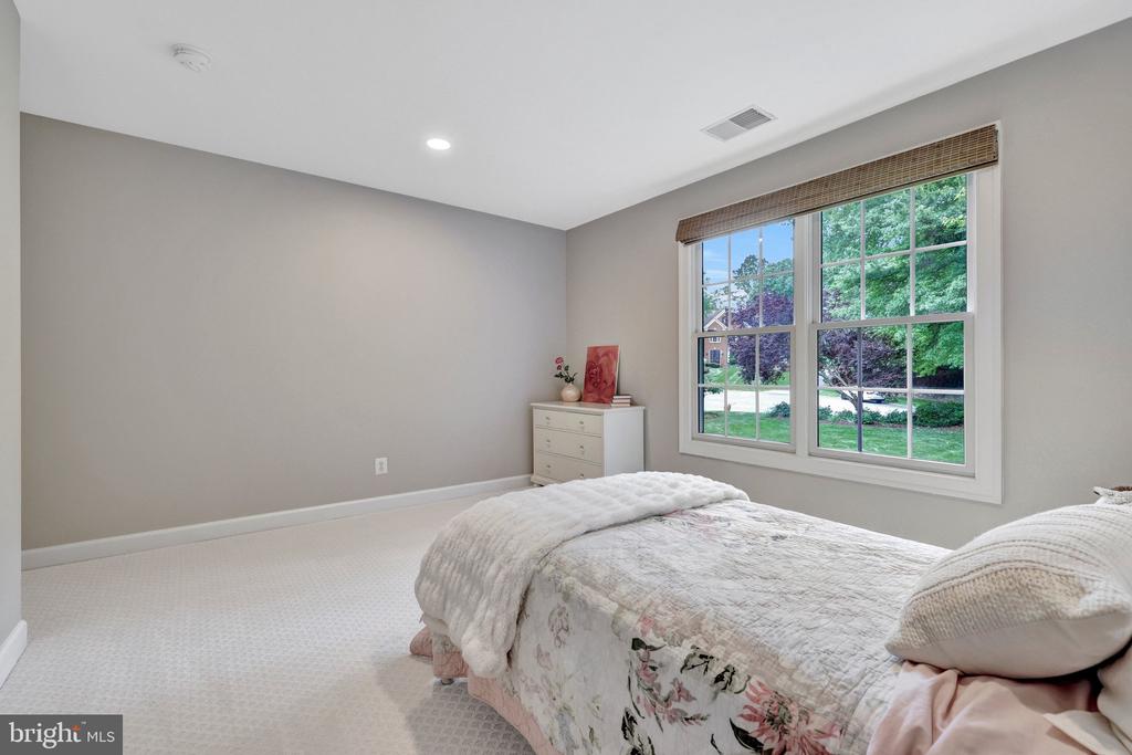 11394 FOX VALE GLEN COURT