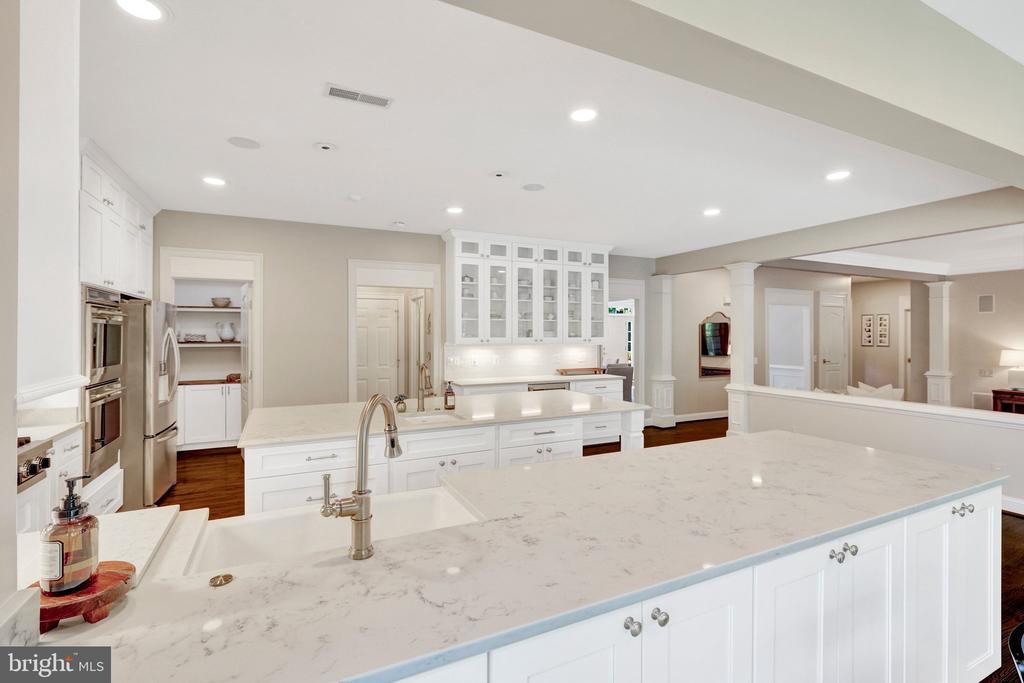 11394 FOX VALE GLEN COURT