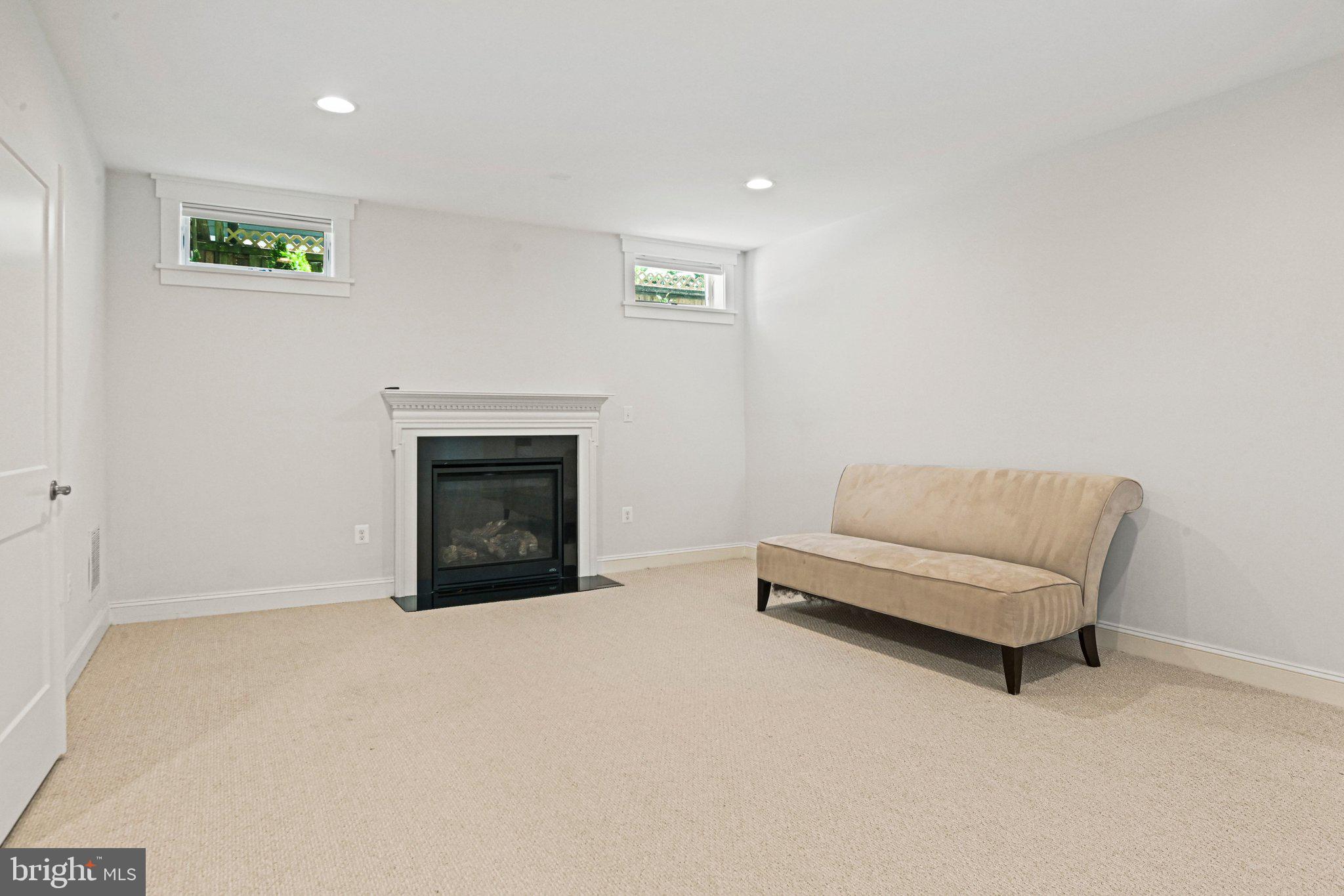 1416 ROSS DRIVE SW